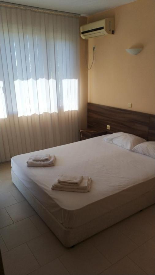 Paradise Bay Hotel Pomorie Ngoại thất bức ảnh