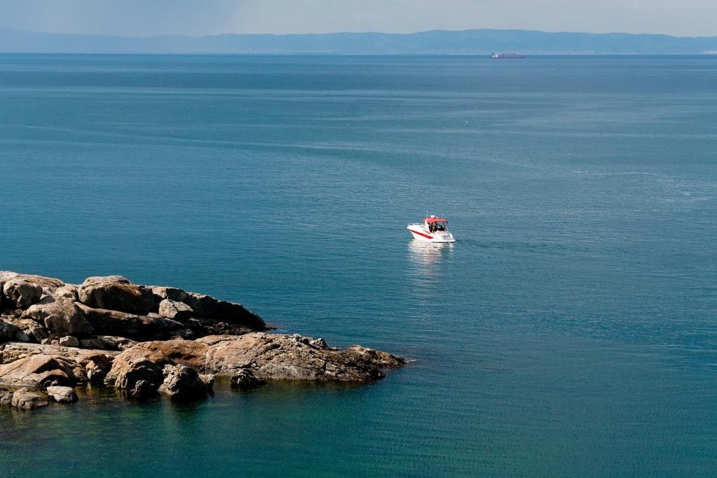 Paradise Bay Hotel Pomorie Ngoại thất bức ảnh