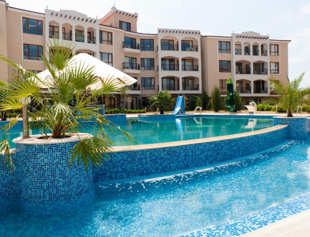 Paradise Bay Hotel Pomorie Ngoại thất bức ảnh