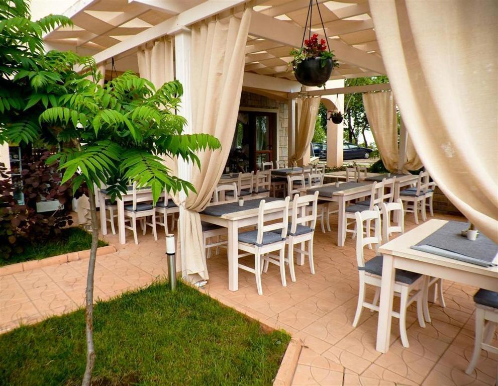 Paradise Bay Hotel Pomorie Ngoại thất bức ảnh
