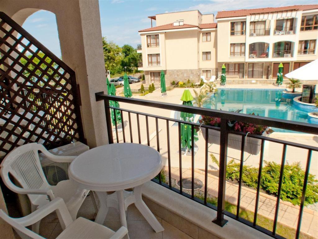 Paradise Bay Hotel Pomorie Ngoại thất bức ảnh