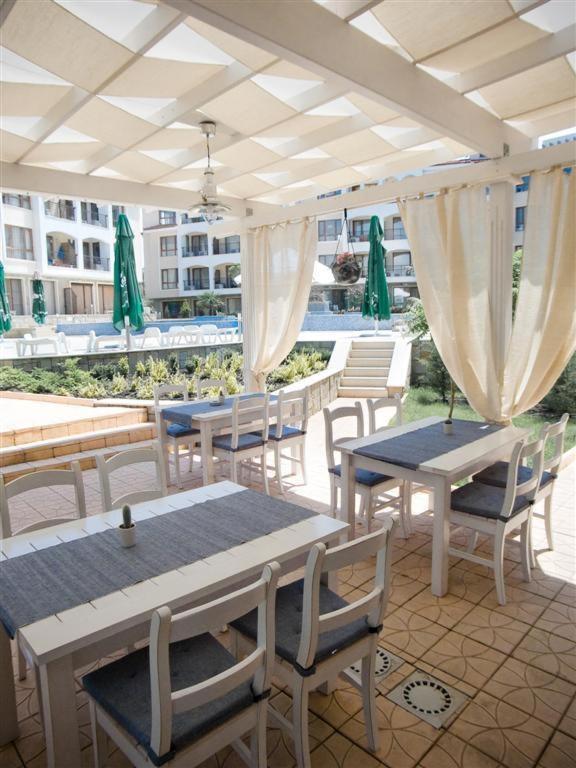 Paradise Bay Hotel Pomorie Ngoại thất bức ảnh