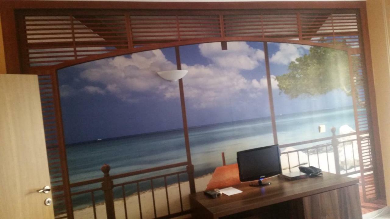 Paradise Bay Hotel Pomorie Ngoại thất bức ảnh