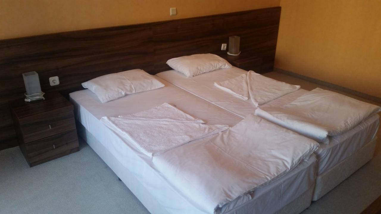 Paradise Bay Hotel Pomorie Ngoại thất bức ảnh